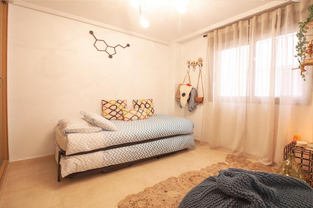 El Apartamento De Maria Jose Apartment Torrevieja Bagian luar foto